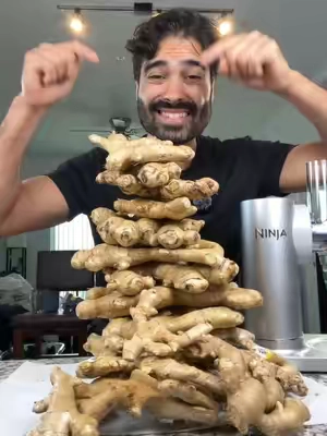Cold press juicing 10 POUNDS of raw Ginger! Will the Ninja NeverClog, never clog? #ninjaneverclogjuicer #juicer #coldpressedjuice #ninjajuicer 