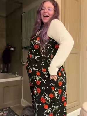 I’m SO fcking obsessed with these spooky overalls. #midsize #outfitinspo #spookyseason #summerween 