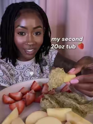 Finishing my second 20oz tub should tell you everything 😭 @CHOCBOX ✨  #DubaiChocolate #PistachioDip #FruitDip #SnackIdeas #TikTokShopFood