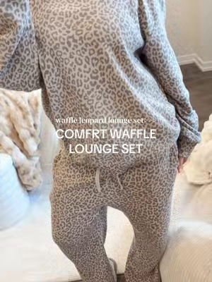 just leave me on the couch in this lounge set🤎 #comfrt #loungewear #loungeset #comfrtloungewear #leopardprint @Comfrt 