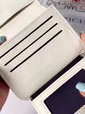 Keep your cash and cards stylishly organized. ✨ #beta #wallet #cardholder #tiktokshopstockup #mothersdaygiftideas 
