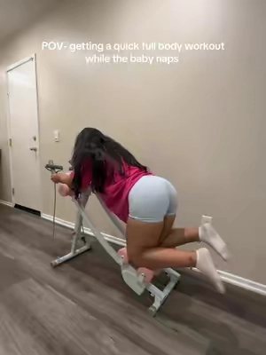 This @Merach US machine is another of my faves! 🤩 Works your abs, glutes, arms and back. Can for sure get a good full body workout 🙌🏼 🔥 #abworkouts #glutesworkout #homeworkouts #backworkoutforwomen 