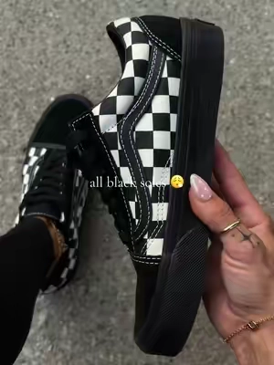 But the all black🔥🔥 @Tillys #vans #vansshoes #oldskoolvans #tiktokshopcreatorpicks #tiktokshopsummersale 