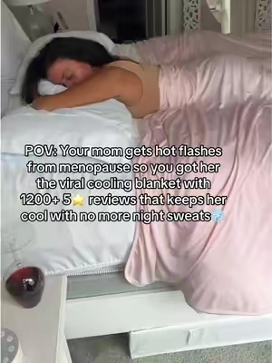This blankets cold to the touch PERFECT for hot sleepers🧊‼️ #coolingblanket #hotsleeper #summermusthaves #tiktokshopcreatorpicks #summermusthaves 