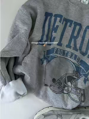 #footballszn #vintagehoodie #detroitlions #fall 