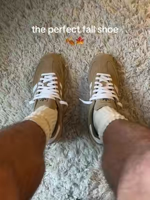 These adidas sambas are the perfect fall shoe. I recommend going up a half size especially if you have wide feet. If you like a snug fit stay true to size #sambas #adidassamba 