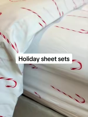 Somehow nicer after every wash and I can’t believe how many options there are!! #bedsheet #sheetset #christmasbedding 