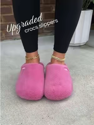 Crocs just dropped the coziest slippers! #crocs #fuzzyslippers #slippers #crocsnewarrivals 
