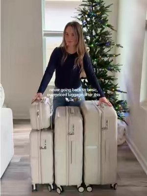 My dream luggage set 👌🏻 #luggage #luggageset #suitcase #affordableluggage #carryonluggage 
