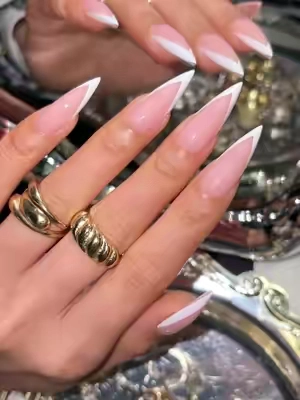 V-shape French stiletto nails, unique French style, brand-new experience.✨FL#nail #french #frenchtipnails #stilettonails #texture 