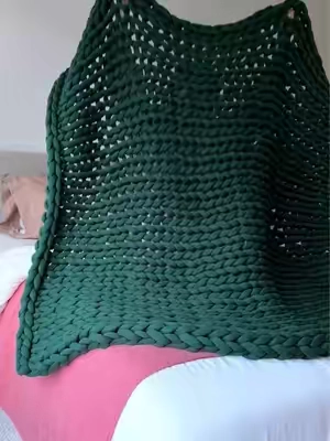 & this forest green for fall is so 🌲⛈️🪵🏕️🌳🐻 #comfrtblanket #weightedblanket #weightedblankets #comfrtcuddlecloud #TiktokShopCreatorPicks 