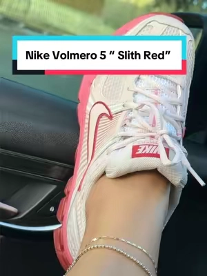 Size up if you wear thick socks ❤️‍🔥 #nike #nikevomero5 #vomero #sneakerhead #pinkgirl 