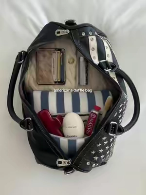 Lana coded #weekenderbag #dufflebag #travelbag #overnightbag