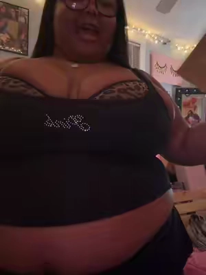 This supportive bra is all that! Great for bigger chest women and it supportsss✨! I will be ordering more and getting some panties to 💋! #trending #fyp #plussizetok #bras #fashiontiktok 