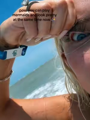 could genuinely survive a hurricane 🌊 @OKAYLOVE #mermaid #h2o #lashclusters #lashes #ocean 
