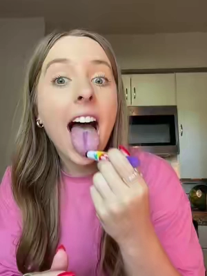 The best toddler mom hack👧🏼🖍️ #TikTokshopbacktoschool #toddlermusthaves #silkycrayons #momhack @jarmeloofficial 