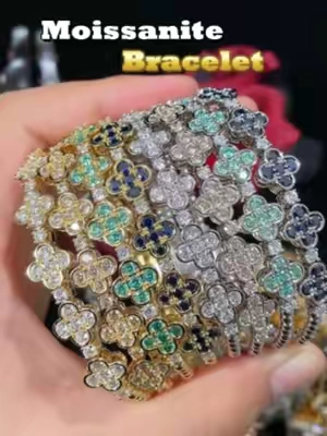 Moissanite Baroque Clover Bracelet That everyone is going to be asking about.#delzzad #2026trend #summerlooks #bidandwin #tiktokshopsummersale #moissanitejewelry #bracelet #tennisbracelets #banglebracelets #cloverbracelet #luckyjewelry #Baroque