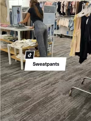 They are SWEATPANTS?!? #halara #jeans #sweatpants #fallfashion #comfycute 