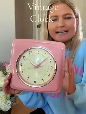 Every color is so vibrant!   #clock #vintage #retro #homefinds #vintagefinds 