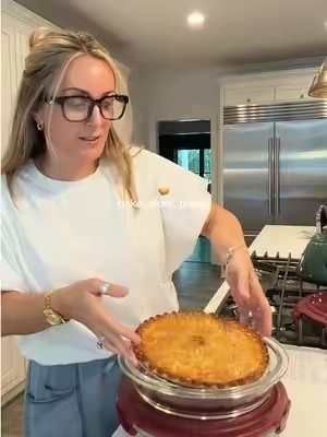 every pie baker’s dream! Bake, store and travel all in one…so perfect for the holidays!✨ @QVC, Inc #pie #holidaybaking #foodstorage #kitchenfinds #bakingtiktok pie dish, pie recipe, glass containers, holiday menu