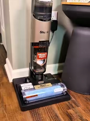 A cordless wetvac that can handle any floor type! #sharkhydrovac #wetvac #vacmop #cleaning 