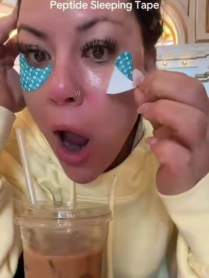 The way my eyes look like crystal’s and glass when I wake up is insane! @Peter Thomas Roth Labs #undereyebags #undereyecircles #undereyepatchees 