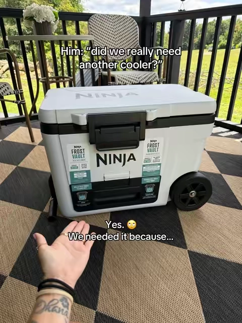 And it’s finally back in stock… it’s been sold out for so long 😩 #ninjakitchen #ninjafrostvaultcooler #ninjafrostvault #wheeledcooler #dryzonecooler 