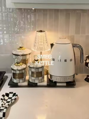 A kitchen upgrade you’ll actually use every day. Beautiful design + precise temperature control = worth every penny. 🤍 #smeg #smegkettle #luxury #luxurylifestyle 