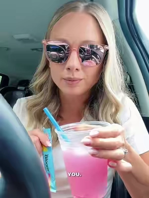 Hot take on this GLP madness 🚩💉 @Bloom Nutrition #TiktokShopSummerTurnUp #tiktokshopcreatorpicks #glp1 #bloom #electrolytes 