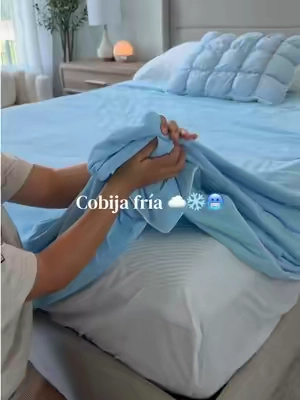 Respuesta a @allieva47  Una cobija que al tacto siempre esté fría es todo lo que necesitas en esta temporada de calor , la mejor inversión para dormir más cómodo.  #coolingcomforter #coolcomfort #coolingblanket #cobijafria #tiktokshopcreatorpicks 
