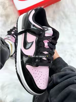 GIRLLL THESE ARE IT 😮‍💨✨ #nikedunks #womenshoes #fireshoes #newshoes #newrelease 