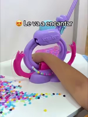 ✨ Si tienes una niña a la que le gustan las manualidades, este kit para hacer pulseras es una excelente opción. Es muy fácil de usar y ahora está con descuento. 👇 #TikTokShop #AmazonFinds #BraceletMaker #KidsToys #GiftIdeas 
