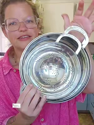 Replying to @footballmom.82  MAKE SURE TO CHECK YOUR COUPONS ❤️ Thes le cruset colanders are beautiful ✨️ #qvcloyaltyprogram #cookware #kitchenware #lecreusettiktok #lecreuset @QVC, Inc 