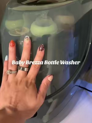 I’ve been loving this bottle washer so much 🙏🏻 #babybrezza #bottlewasher #newmom #babymusthaves #newmom 
