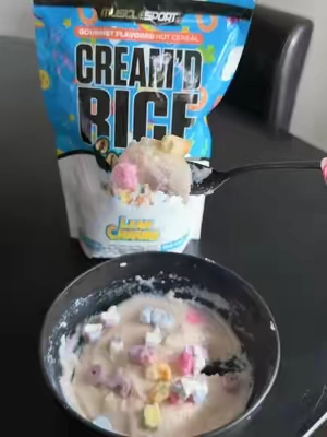 I’ve tried a few of the flavors now and Lean Charms is still my favorite 🌈🍀🥣 #CreamOfRice #PreWorkoutMeal #GymFuel #FitnessFinds #MuscleSport 