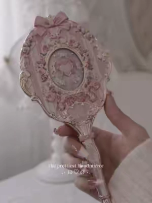 i absolutely love this hand mirror with all my heart 🐇🤍 @flowerknowsglobal 🤍 #tiktokshopcreatorpicks #dealsforyoudays #summervibes #summerwins #tiktokshopsummersale #weeklydeals #summerfinds #summersale #creatorsearchinsights #flowerknows #flowerknowsmakeup #flowerknowsgirl #bunnygarden