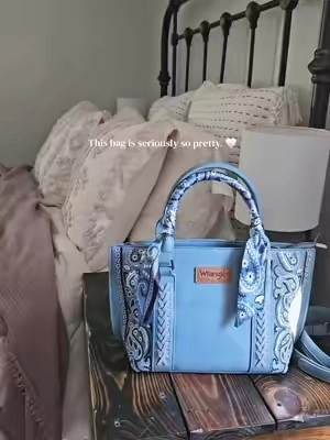 Everything in this Wrangler Paisley Collection is absolutely beautiful. 🤍 #WranglerStyle  #WesternBags  #WesternFashion  #TikTokShopFinds  #CowgirlStyle 