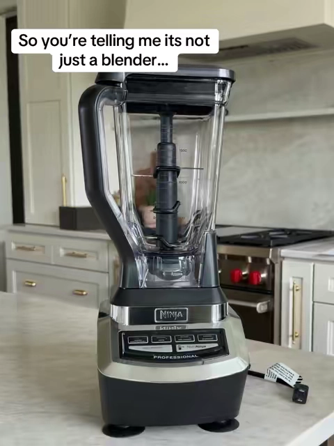 I thought it was just a normal blender #blender #foodprocessor #smoothieblender #ninjablender  #ninjakitchen 
