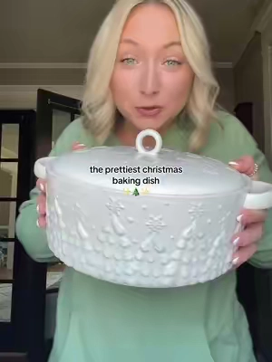 the DETAILS!! ✨ #christmas #bakeware #bakingdish #christmascooking 