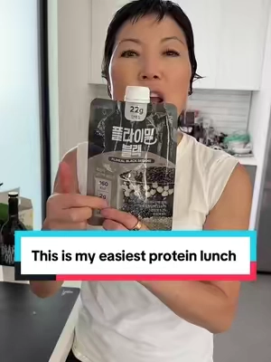 Women over 40, don’t skip your protein. I aim for at least 20g every meal, and this is my go-to lunch. #tiktokshopcreatorpicks #womenover40 #protein #lunch #shake 