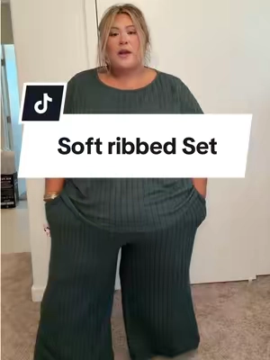 I did size up, for an oversize fit. Hope that helps 4XL. 46DD. 53in waist. 60in hips. 