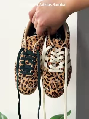 SOOOO PRETTY 😍 #leopardprint #adidassamba #adidas #newrelease #shoes 