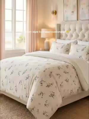 This is exactly the kind of bedding you want for rainy days, cool air-conditioned rooms, and slow weekend mornings.#cozystyle #cozylife #beddingset 