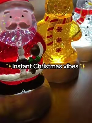 Christmas Glitter Globes #christmasdecor #glitterglobes #christmasfigures #santa #gingerbreadman 