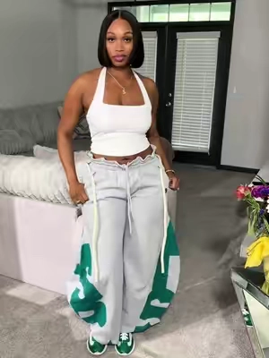 🥰🥰 (Pants- large, 5’6, 168, Top- medium) #foryoupage #fashioninspo #fashiontiktok #fashion #outfit 