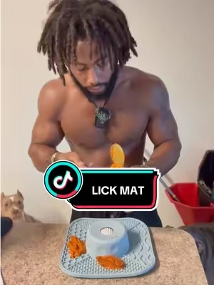 The dogs love this licking mat 🥰‼️ #fyp #viral #dogs #dogsoftiktok #lickmat 