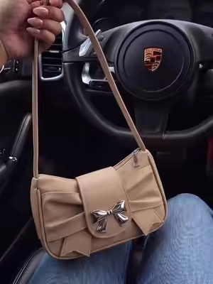 The product is in the cart, my dear friends. #womenbags #handbags #bags #womenbag #bag 