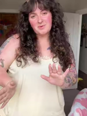 Every Hannau’s pajamas set that I’ve ever tried has been so comfortable, plus the color on this is so freaking cute. Not only are they comfy, but they are lightweight so they’re perfect for this hot time of year especially if you are a hot sleeper like I am. There’s plenty of space left in this XXL as well. Definitely chubby approved.#creatorsearchinsights Fashion content, easy casual outfits, today's outfit, #pjs #comfyclothes #pjset #midsize 