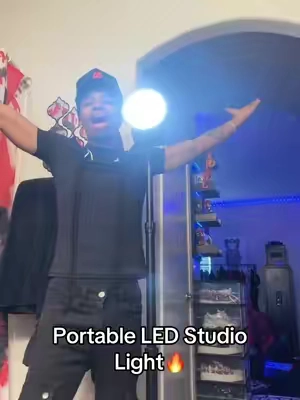 This Portable LED Studio Light is is perfect and EXTREMELY reliable💯😁
