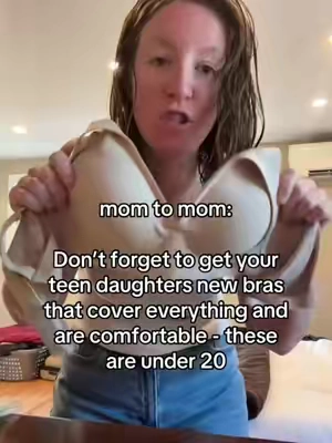 Moms make sure your girls have new bras that fit and cover everything!! #momofteens #backtoschool #girlmom 